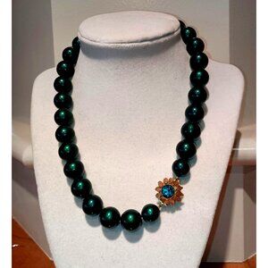 Vintage Pearlized Teal Emerald Green 14mm Bead Choker Necklace Sparkly Clasp